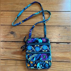 (447) *VERA BRADLEY BAG*